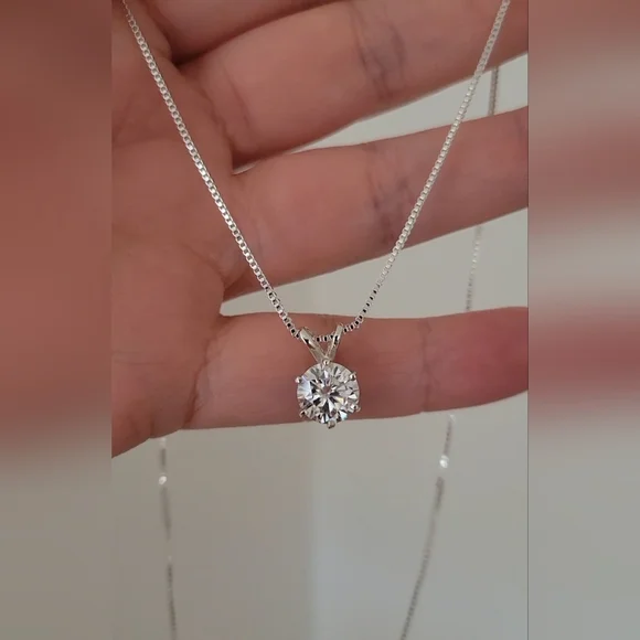 New 2ct Certified moissanite  pendant with a chain - Picture 4 of 10